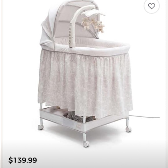 Bassinet - Picture 1 of 2